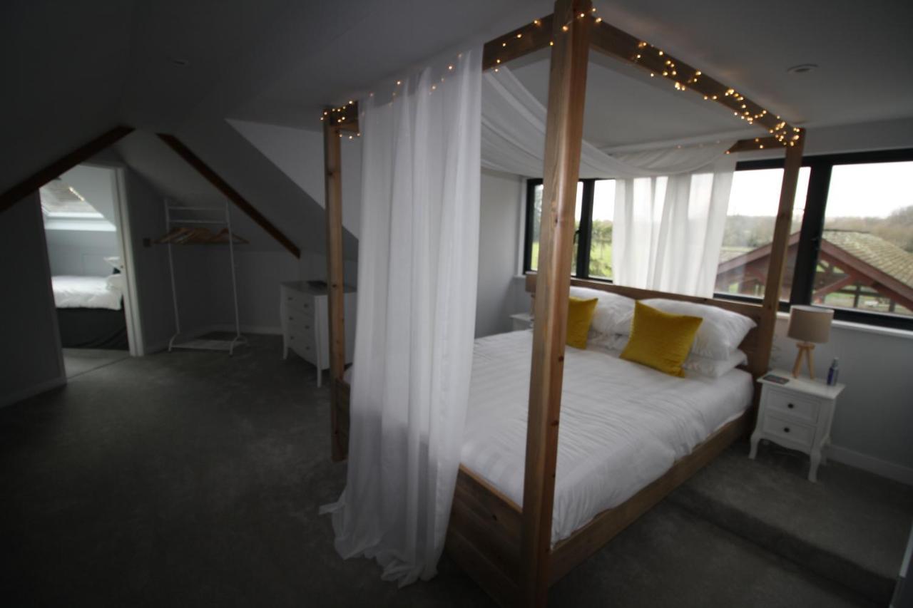 Ryefield Cottage - Luxurious Self-Catered Holiday Cottage With A Log Burner Chichester Exterior photo